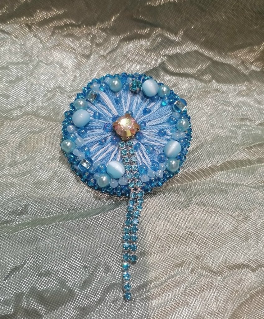 Брошь одуванчик