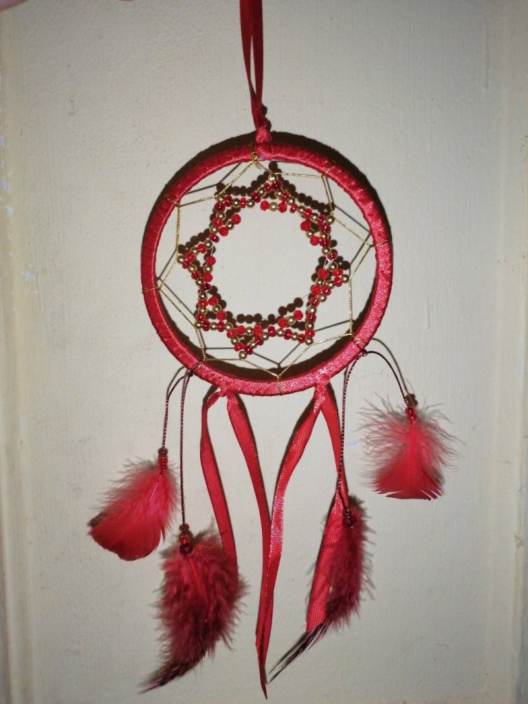 Ловец снов красный