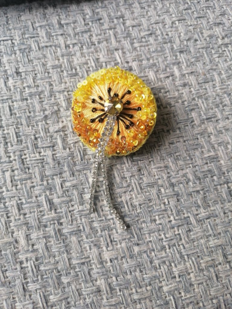 Брошь одуванчик