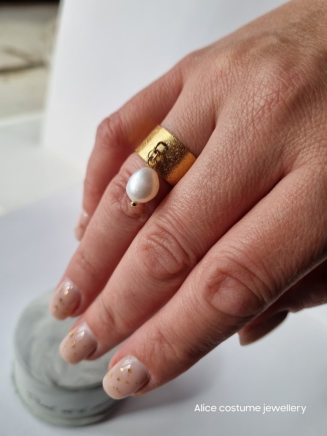 Кольцо с подвеской