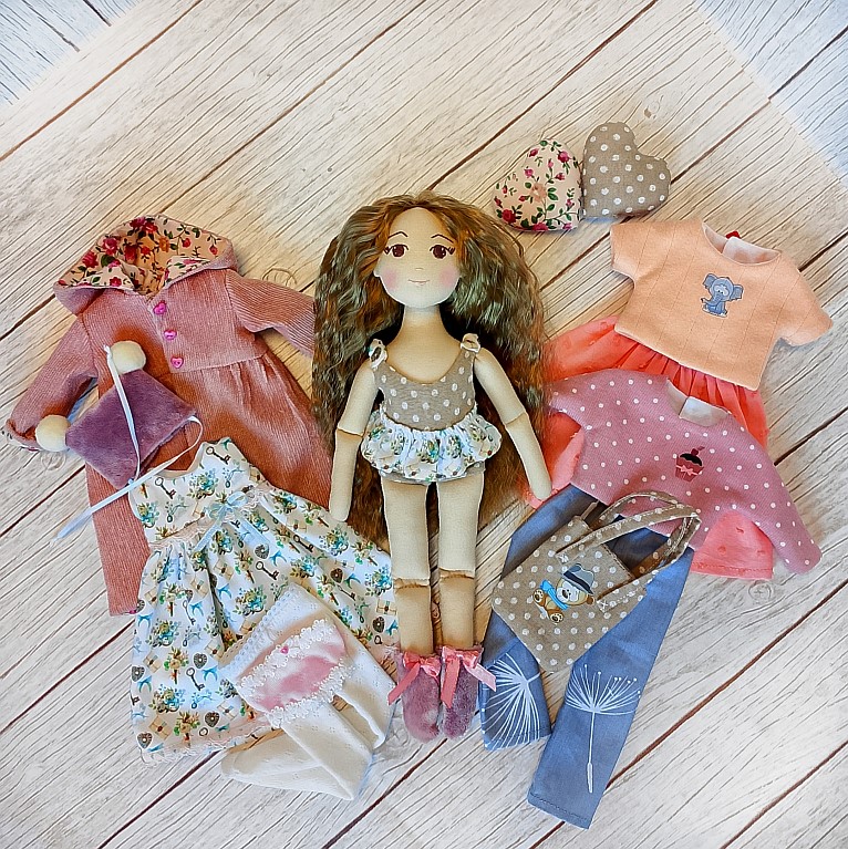 Кукла с одеждой ?