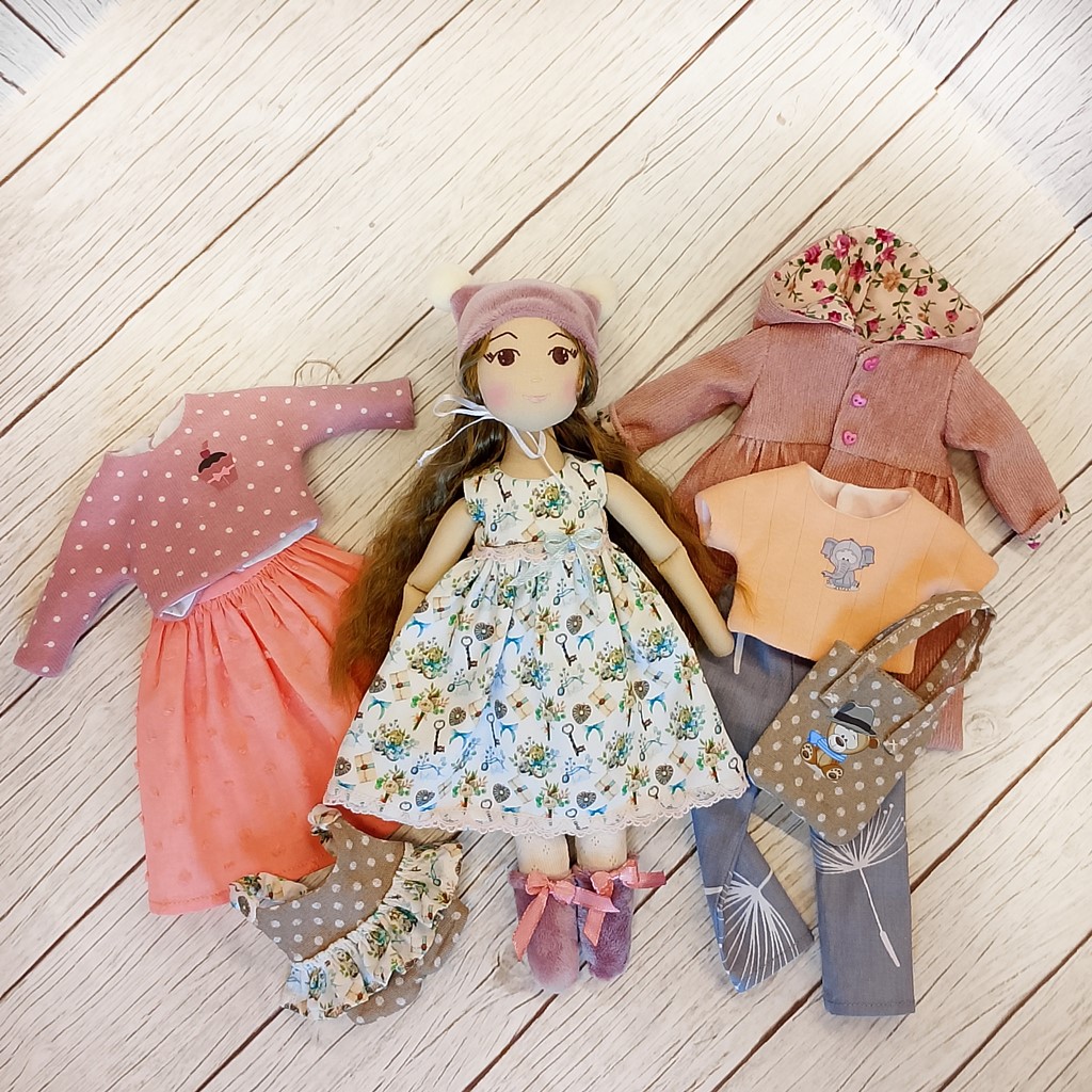 Кукла с одеждой ?