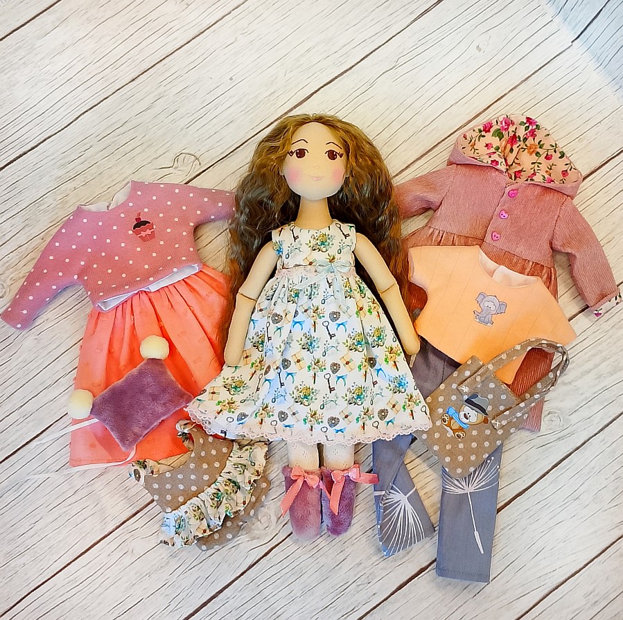 Кукла с одеждой ?