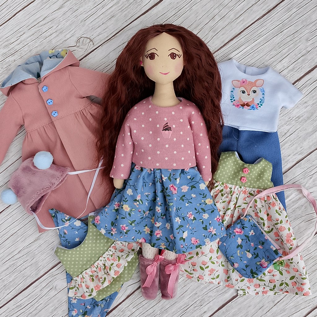 Кукла с одеждой ?