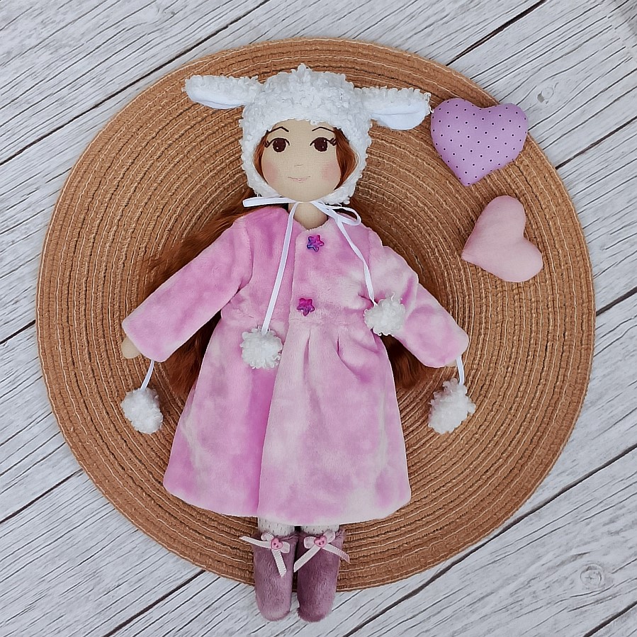 Кукла с одеждой и постелькой ?