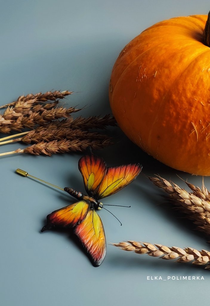 Брошь бабочка