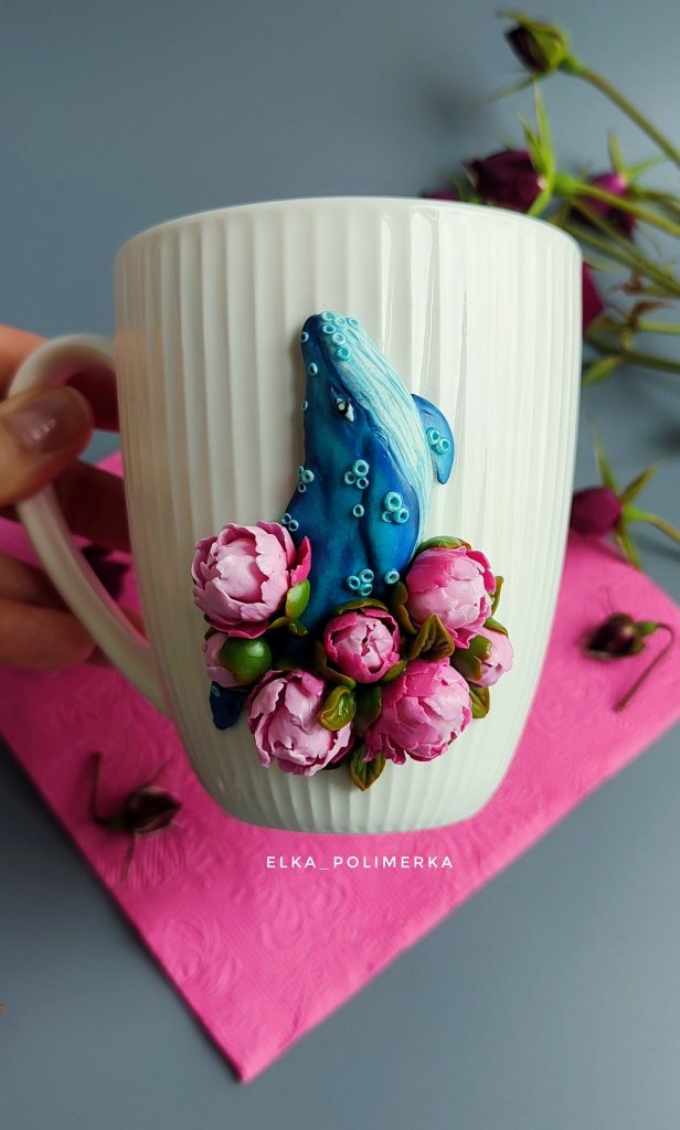 Кружка «Кит в пионах»