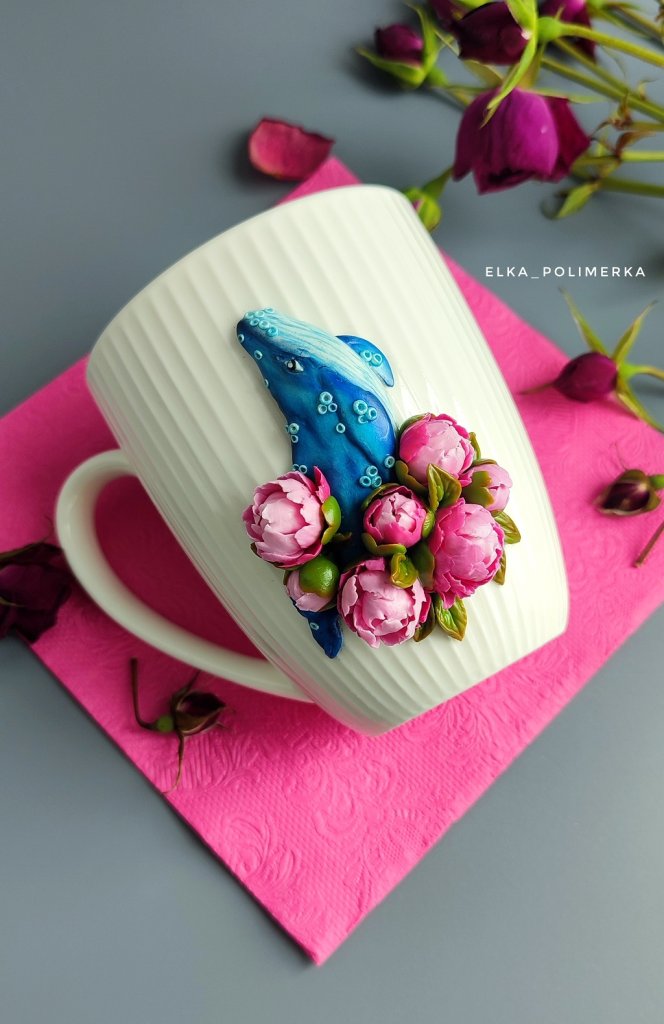 Кружка «Кит в пионах»