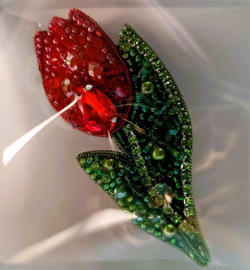 Брошь «Красный тюльпан»