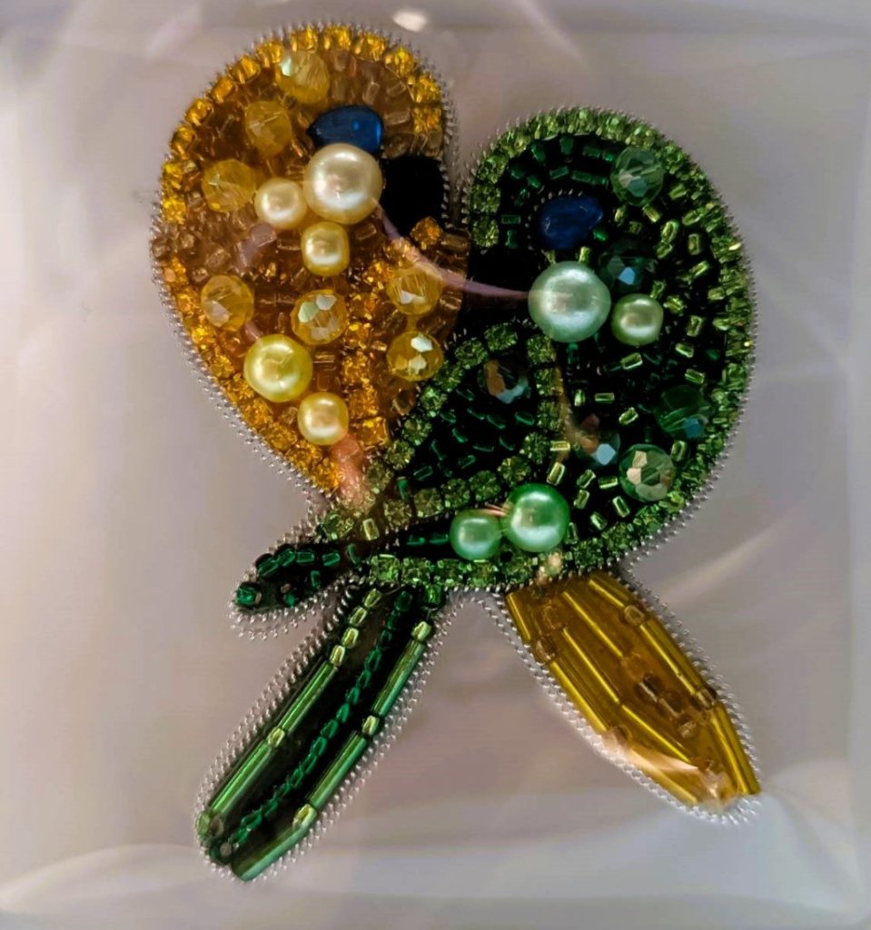 Брошь «Попугаи-неразлучники»