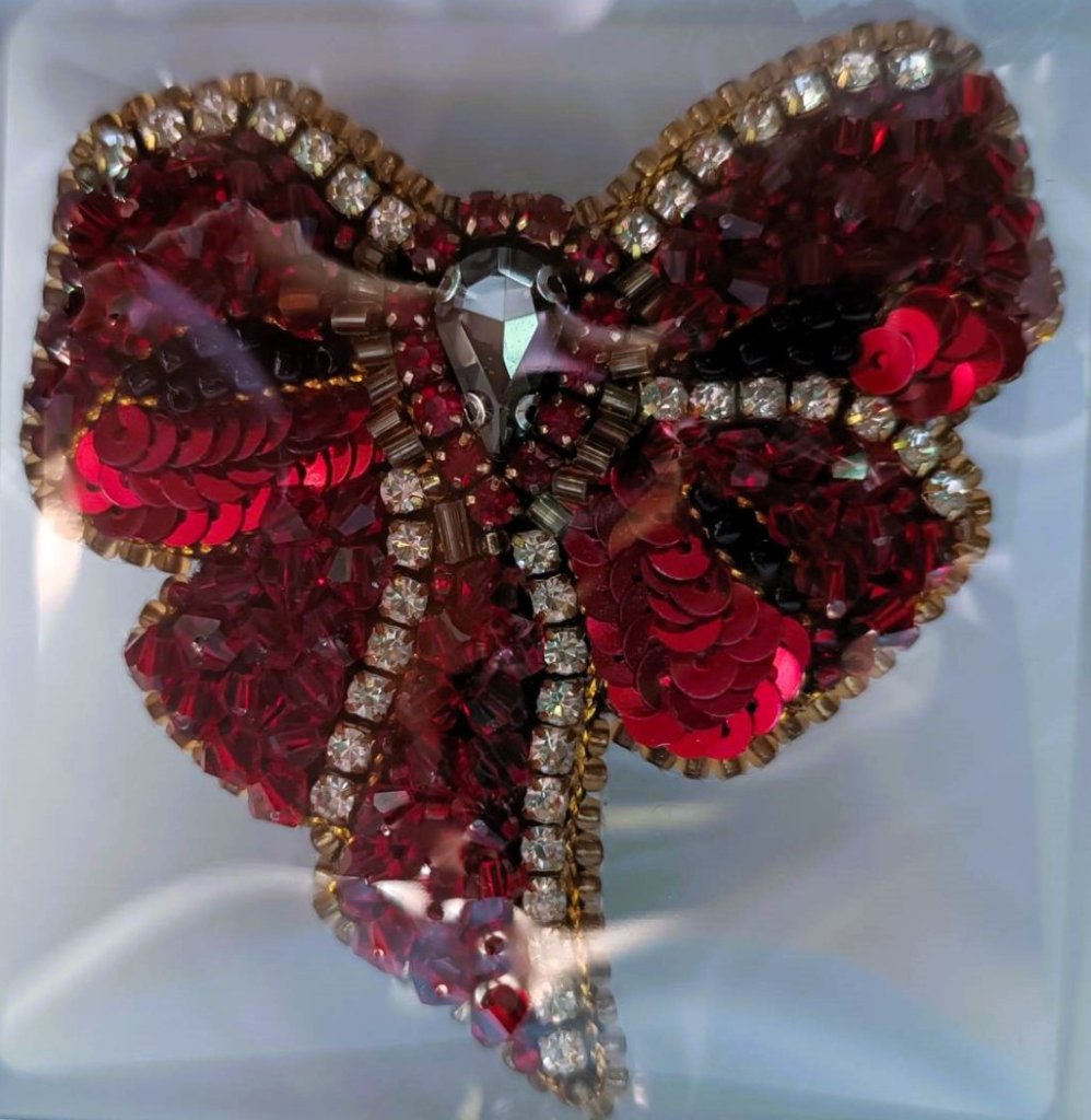 Брошь «Красный бант»