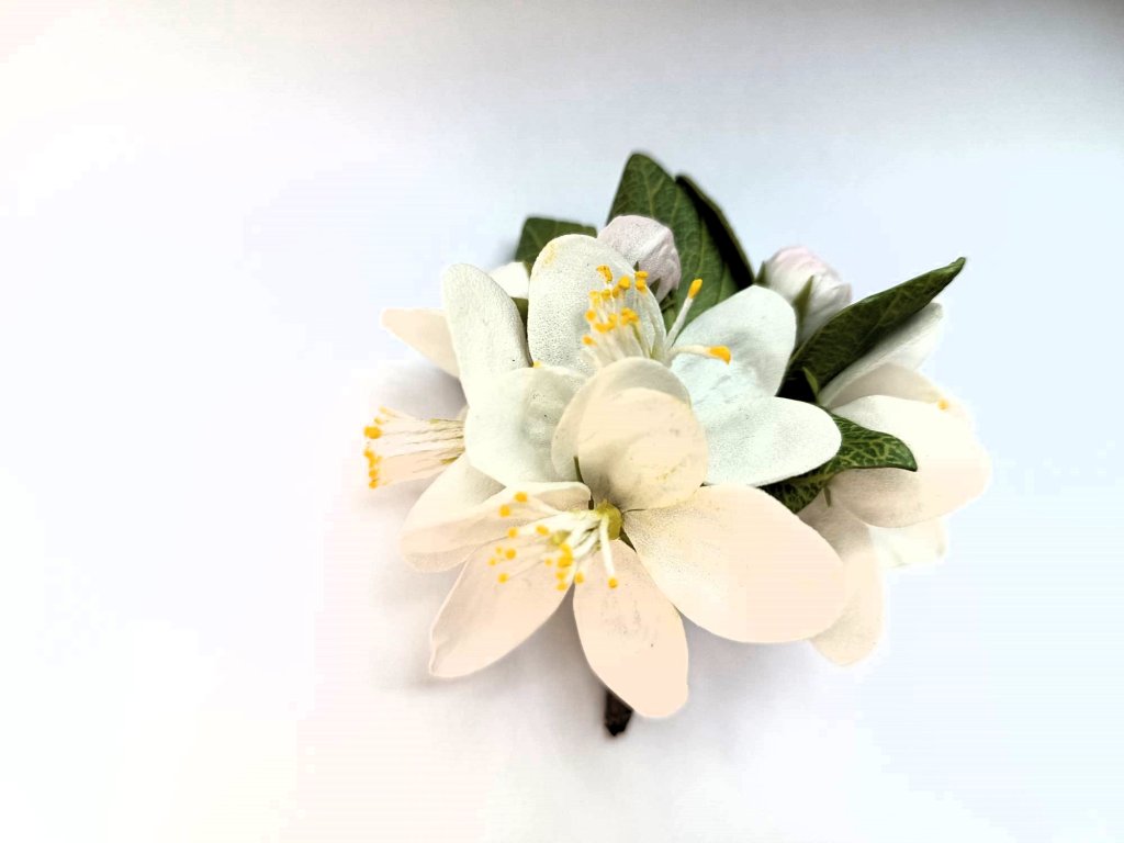 Брошь из фоамирана «Белый букетик»