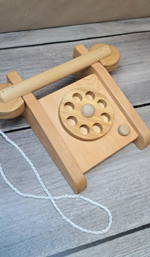 игрушечный телефон