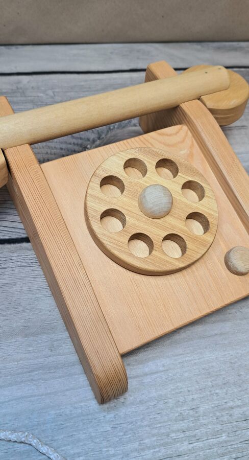 игрушечный телефон