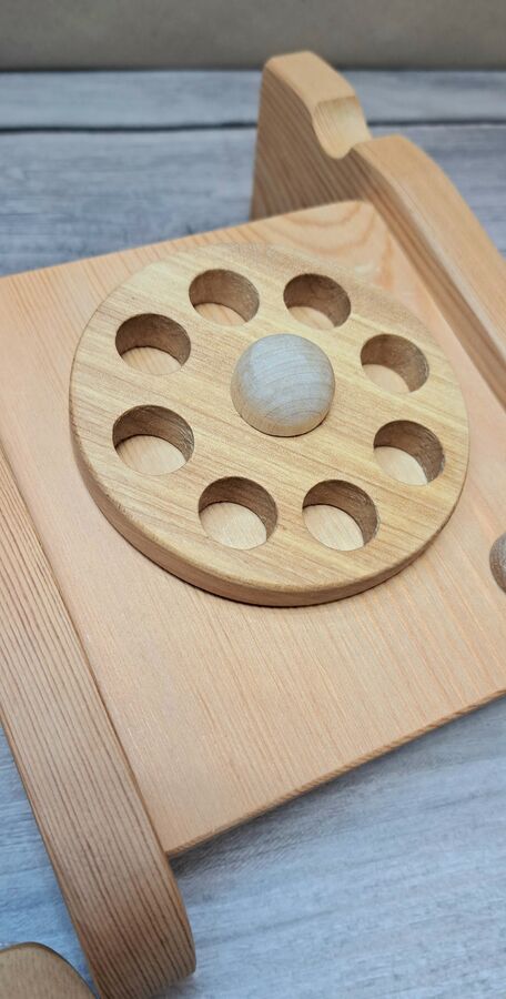 игрушечный телефон