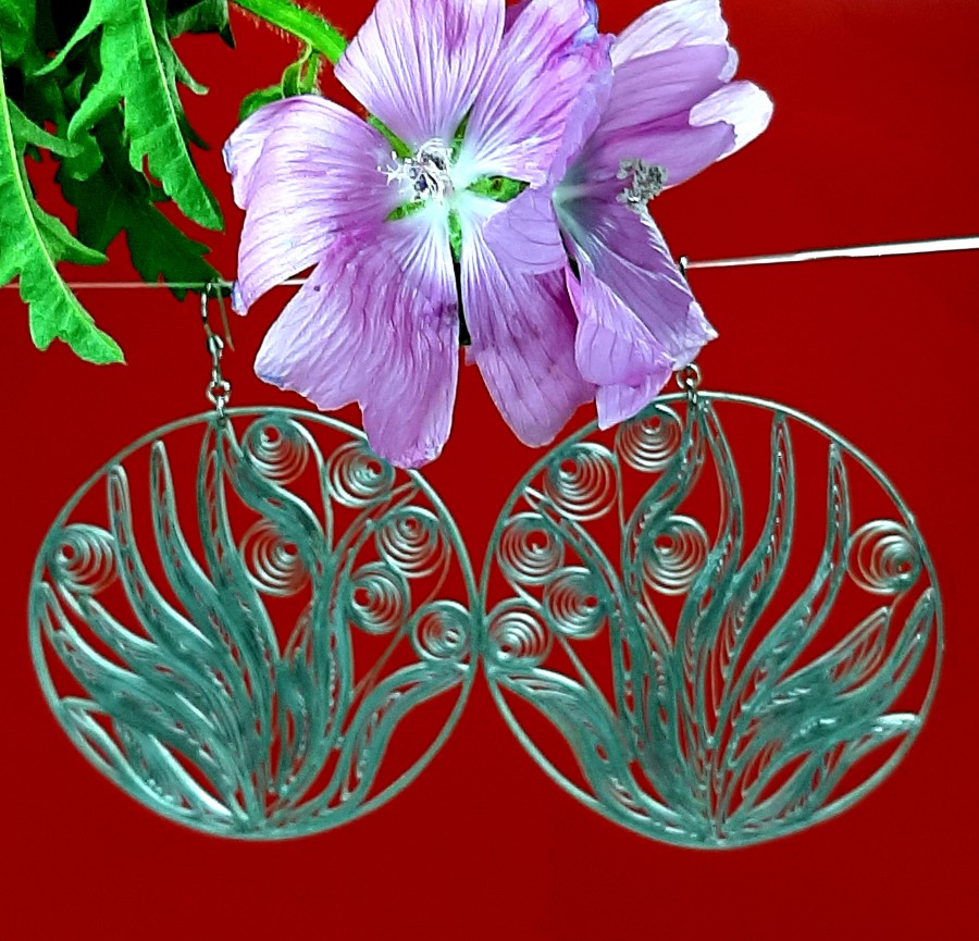 Комплект украшений кольца-квиллинг.