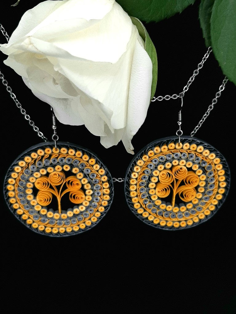 Комплект оранжево-серые кольца квиллинг