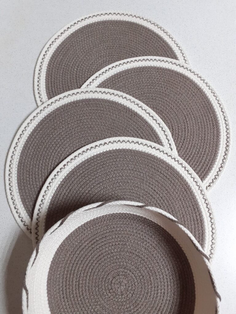 Плейсматы( салфетки для сервировки), подставки под горячее