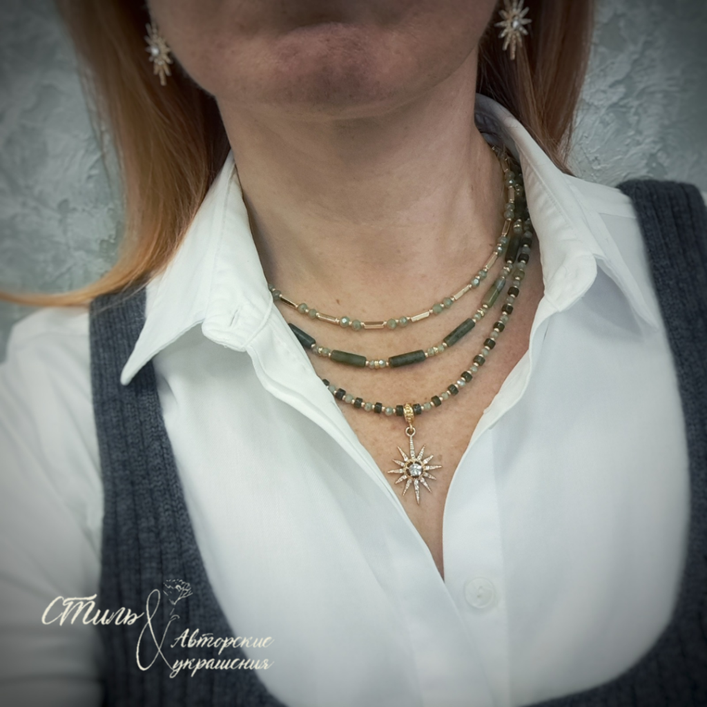 Колье из зелёной яшмы