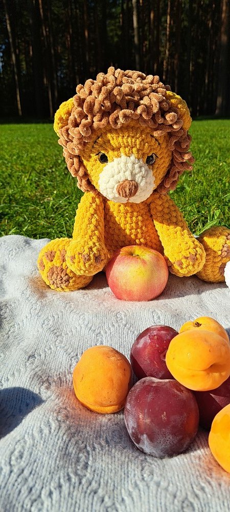 Вязаная игрушка лев ручной работы