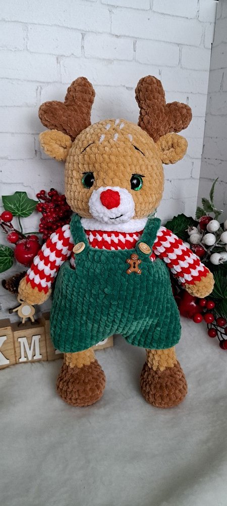 Вязаный олень ручной работы