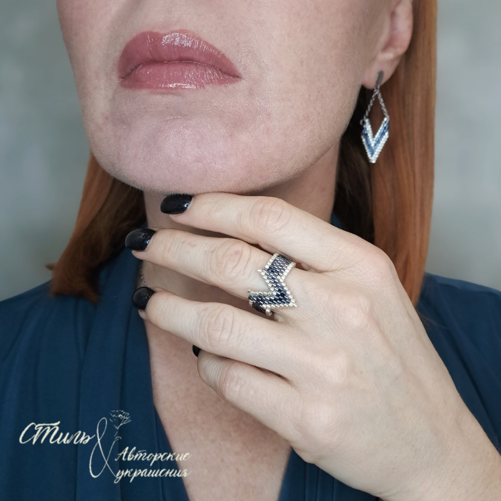 Серьги, подвеска, кольцо из цилиндрического бисера