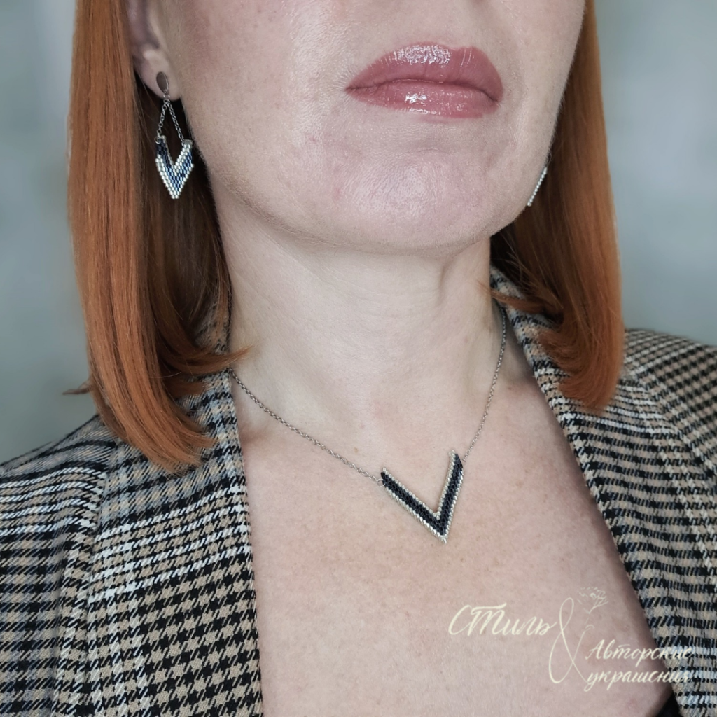 Серьги, подвеска, кольцо из цилиндрического бисера