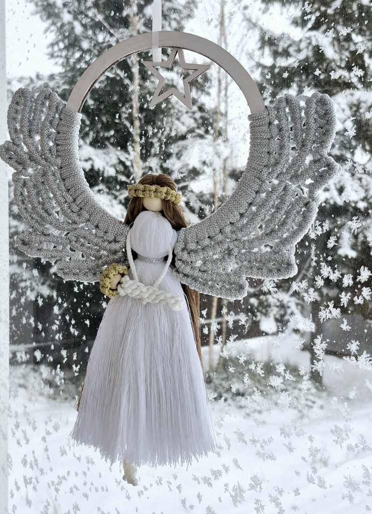 Ангел макраме панно