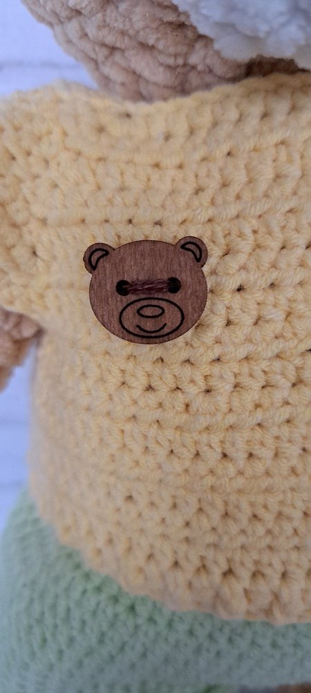 Вязаный мишка теннисист ручной работы