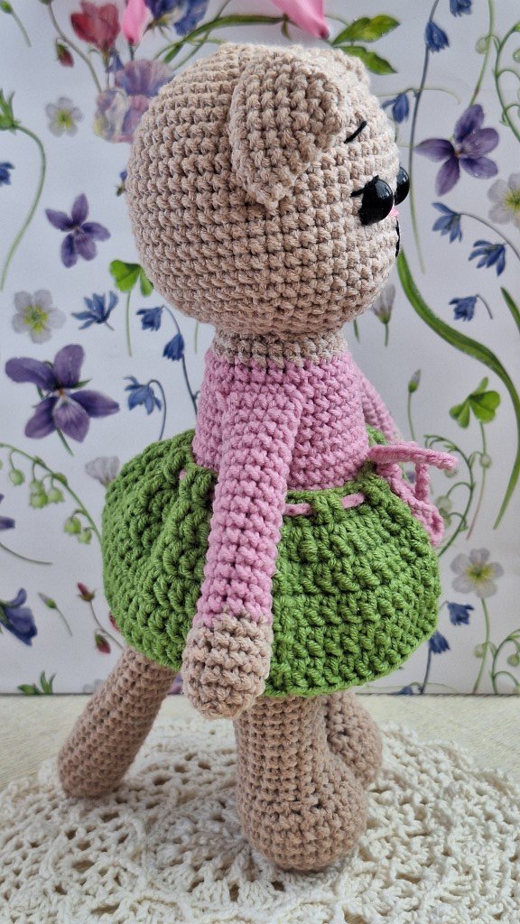 Кошечка «мия»