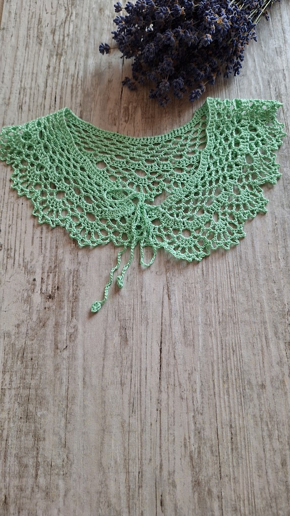 Воротничек вязаный крючком