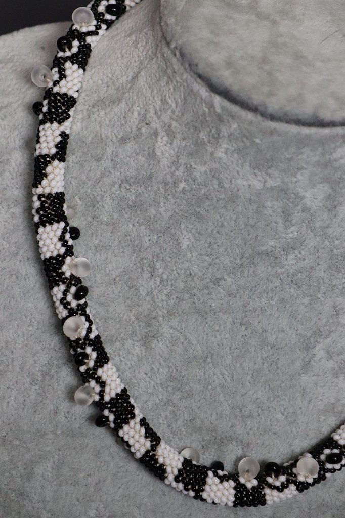 Жгут из бисера