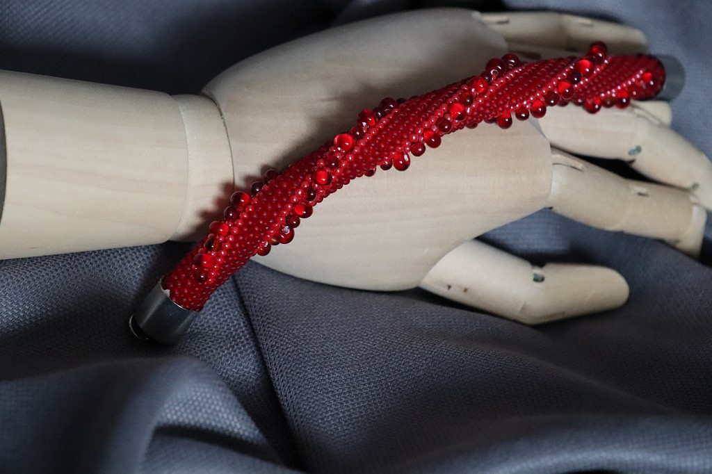 Браслет из бисера