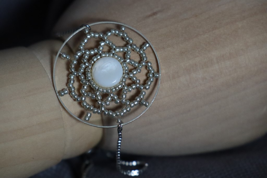 Браслет «Ловец снов» из бисера