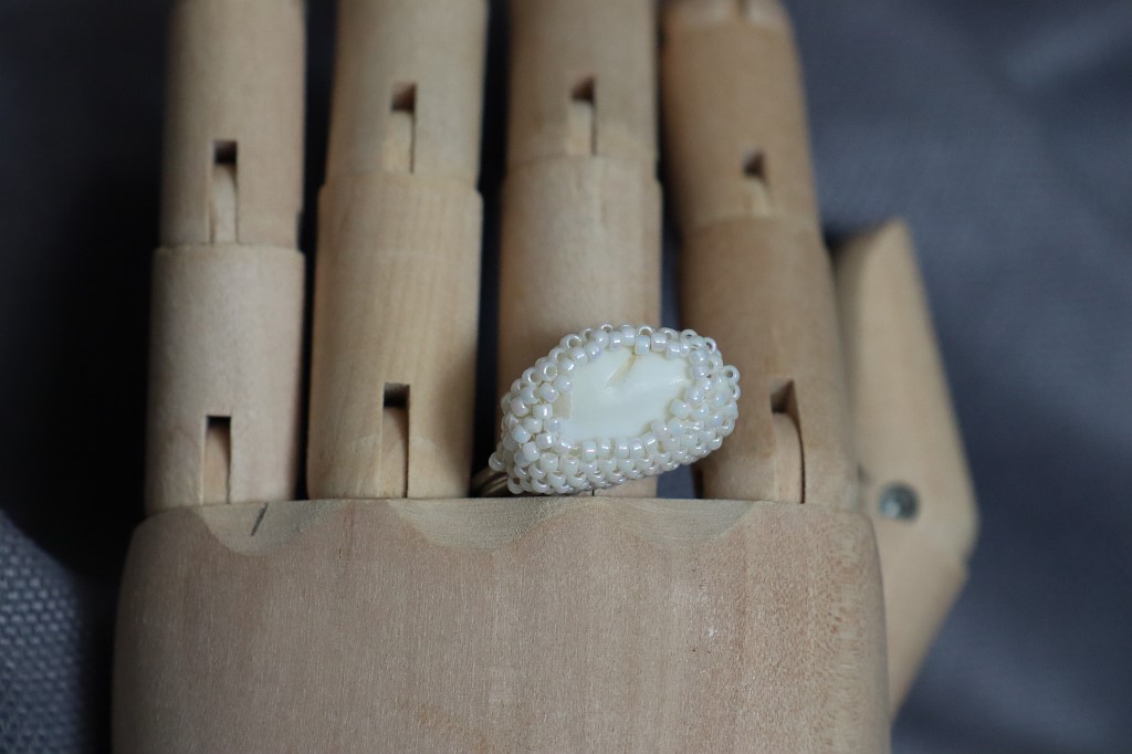 Кольцо с перламутром