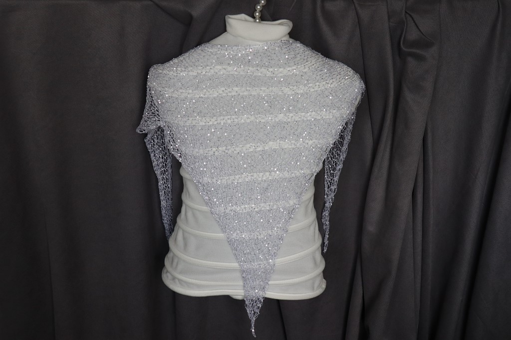 Косынка с пайетками