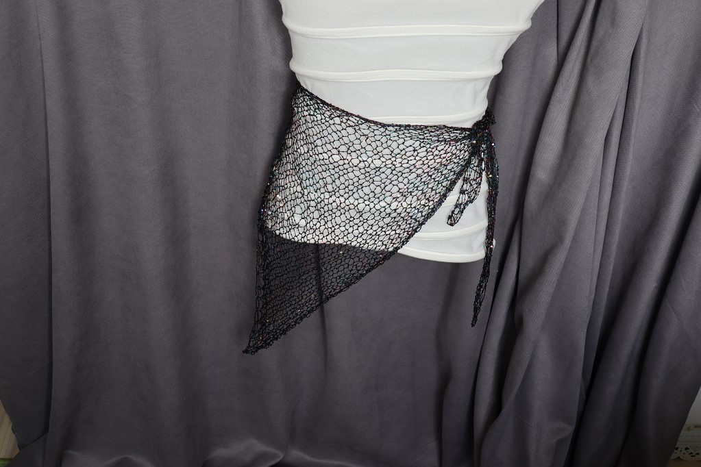 Косынка с пайетками