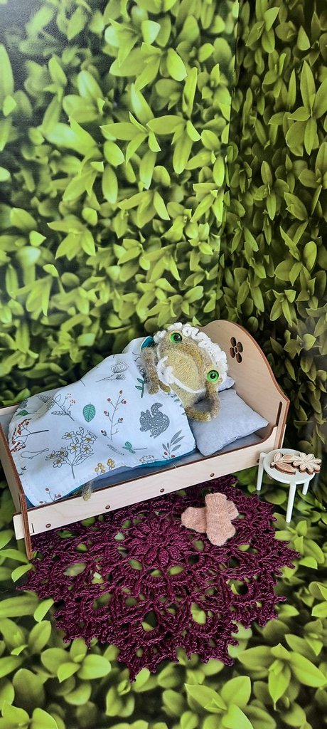 Зеленая жаба из пуха норки