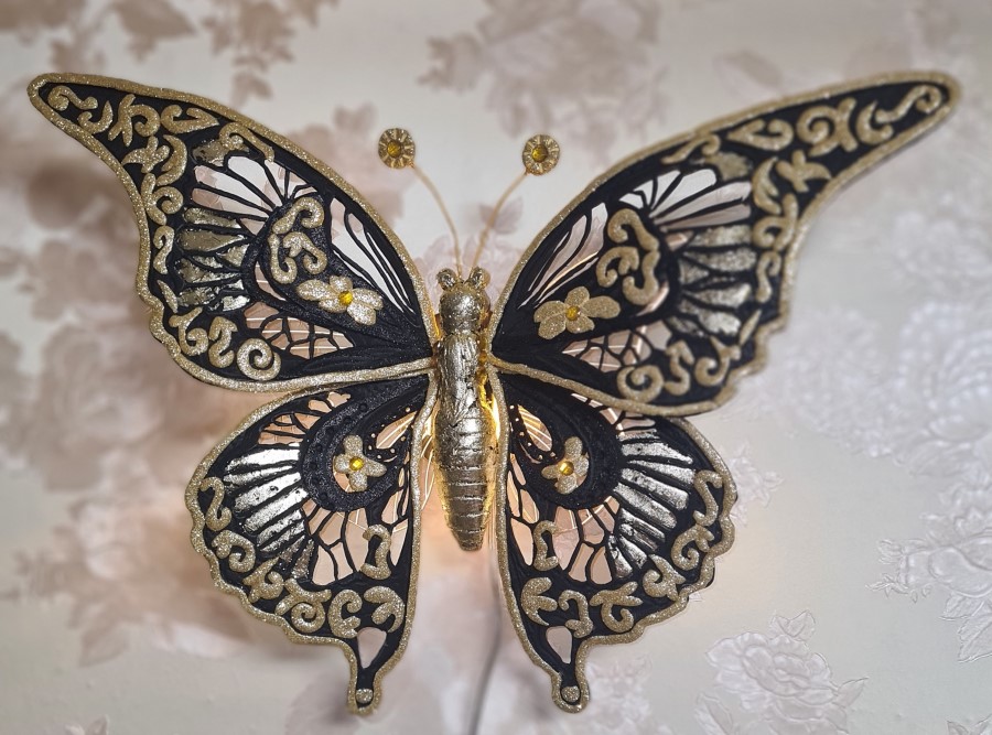 Бабочка светильник