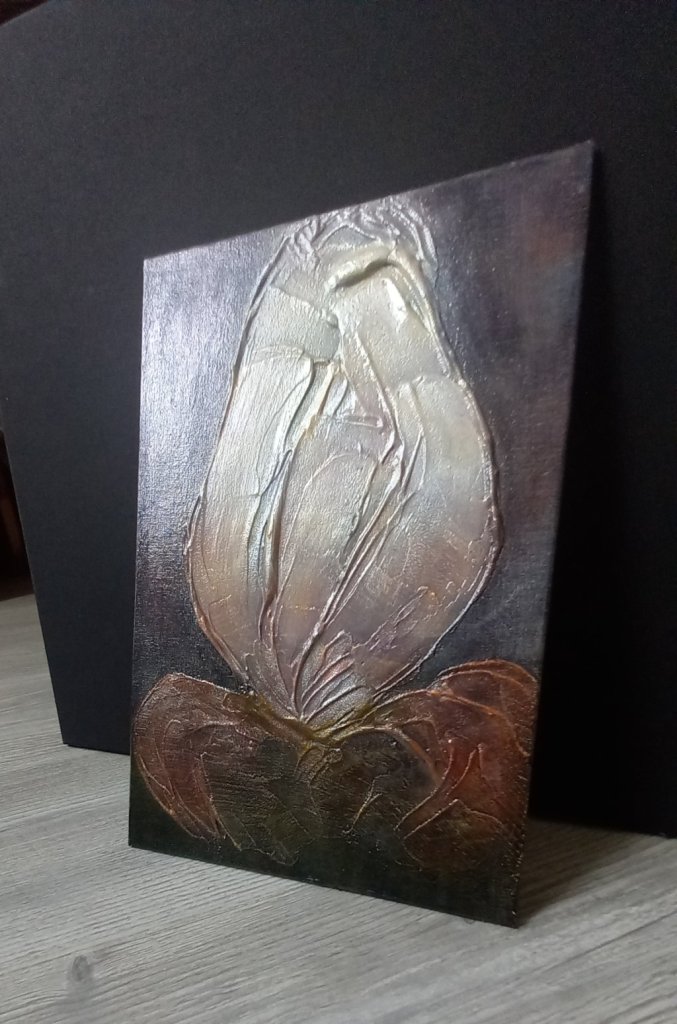 Текстурная картина Ирисовый бутон