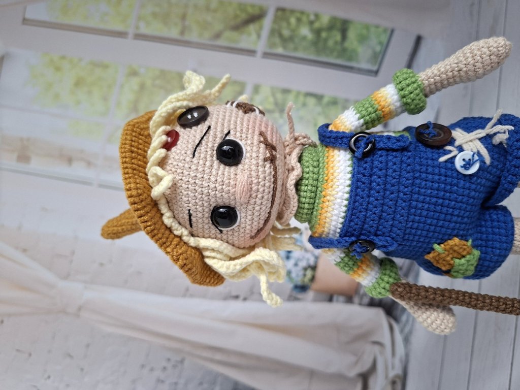 Кукла вязаная интерьерная «Пугало»