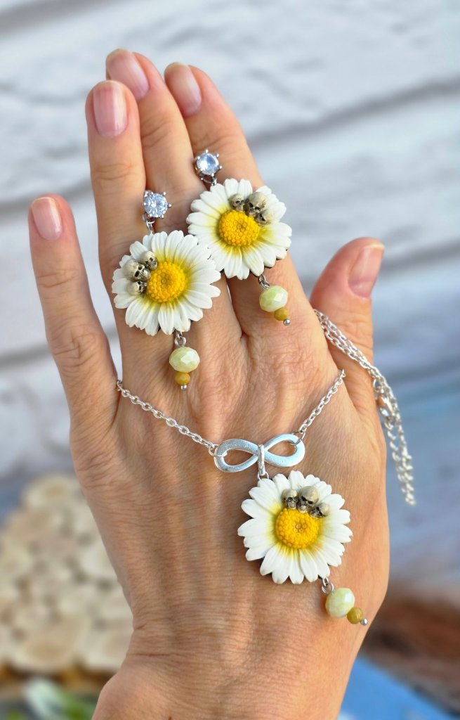 Комплект бижутерии «Ромашки&черепа «