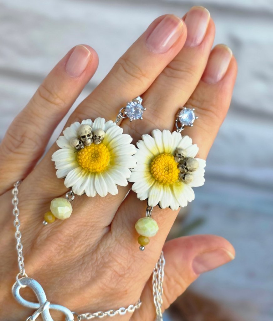 Комплект бижутерии «Ромашки&черепа «