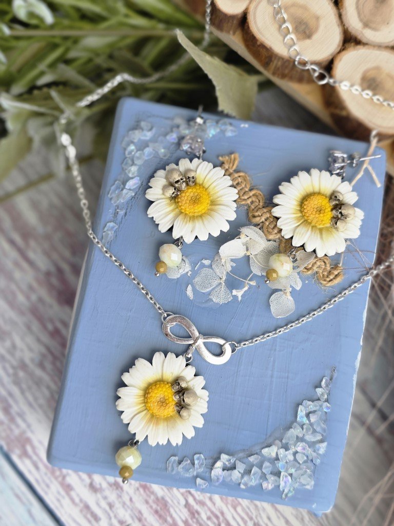 Комплект бижутерии «Ромашки&черепа «