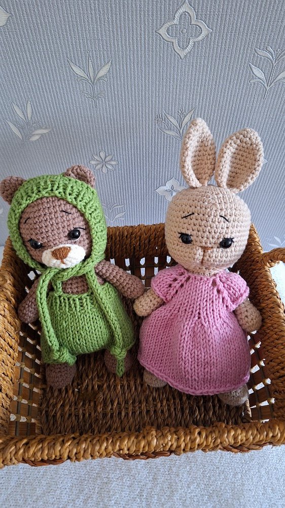 Зайка и мишка в ладошку.