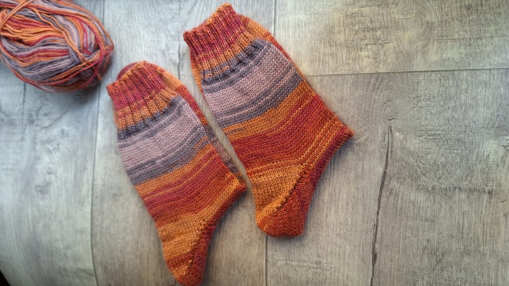 Вязаные женские носки