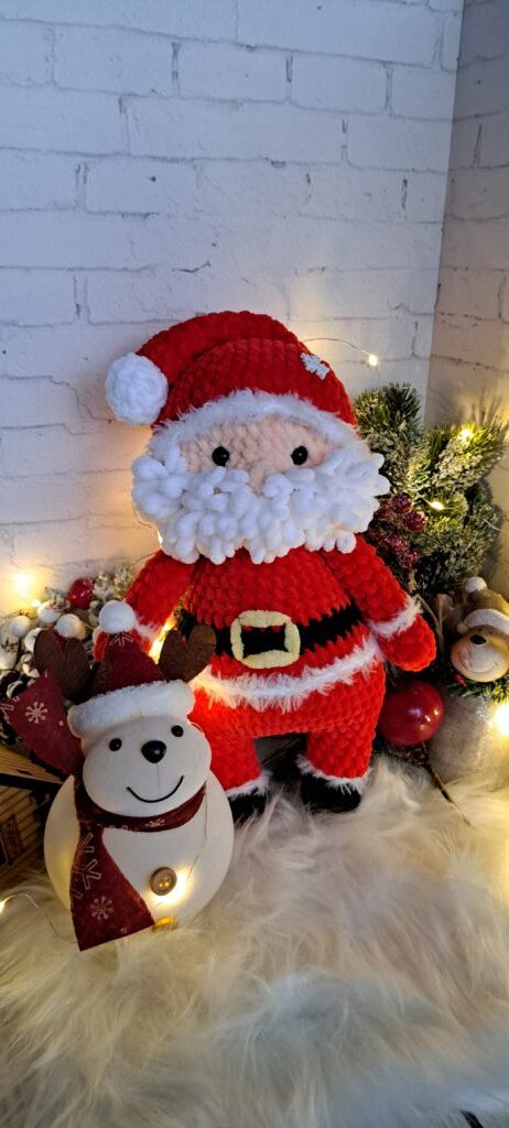 Вязаный Санта ручной работы
