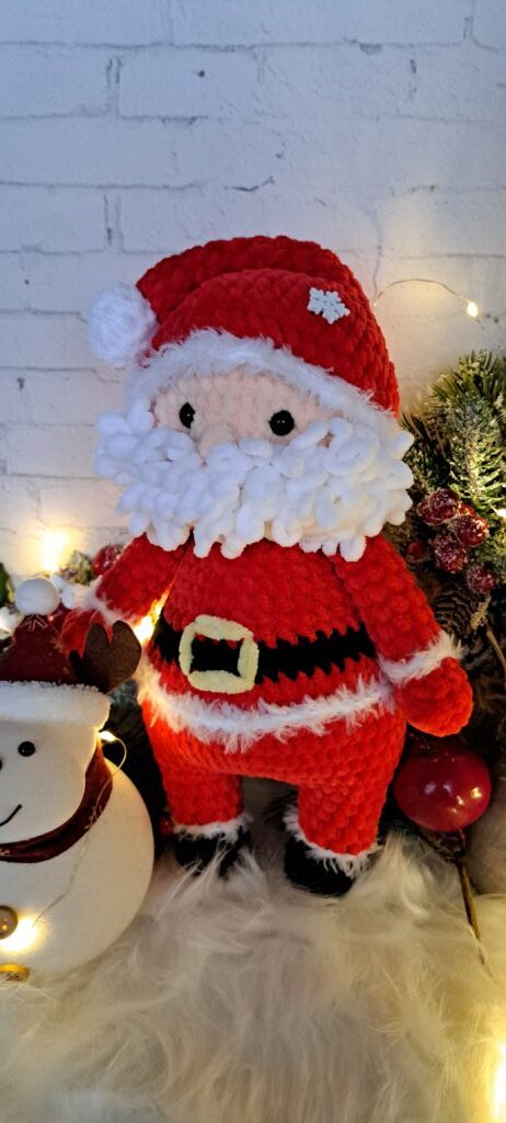 Вязаный Санта ручной работы