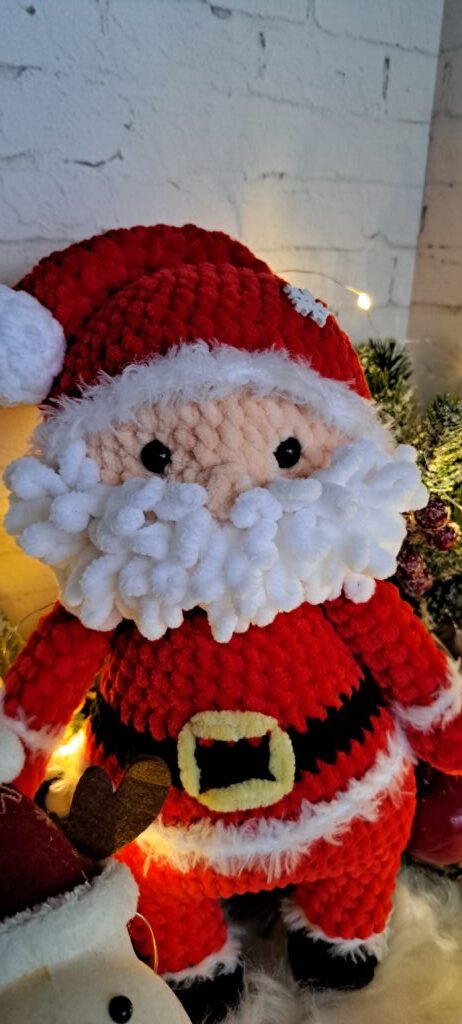 Вязаный Санта ручной работы
