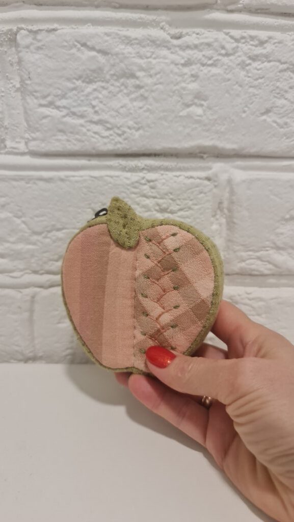 Косметичка Яблоко(маленькое)